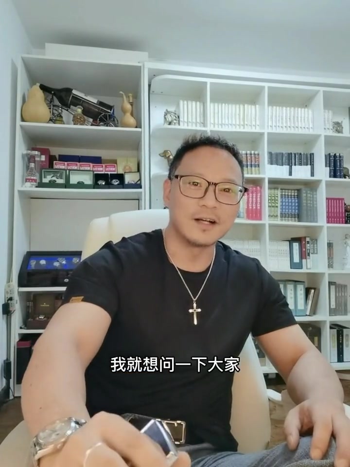 健美健身都是四肢发达头脑简单,死肌肉难看死了!肌肉练成那样