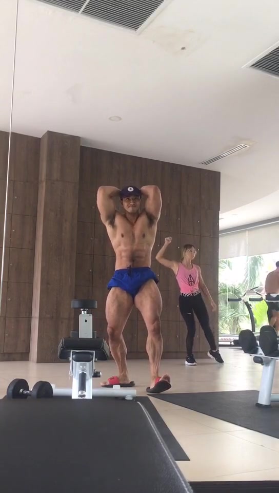 高个肌肉男91kg的状态 胖了 健身打卡
