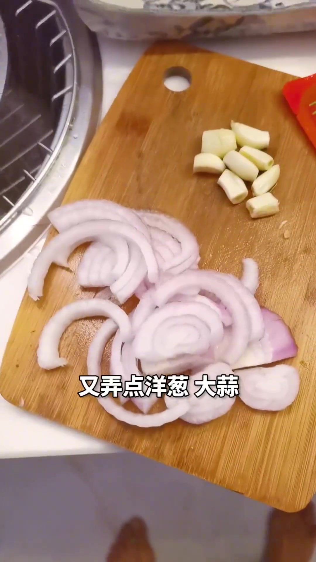 看@谭凯 简简单单做个番茄肉酱意大利面吧~#星动向#