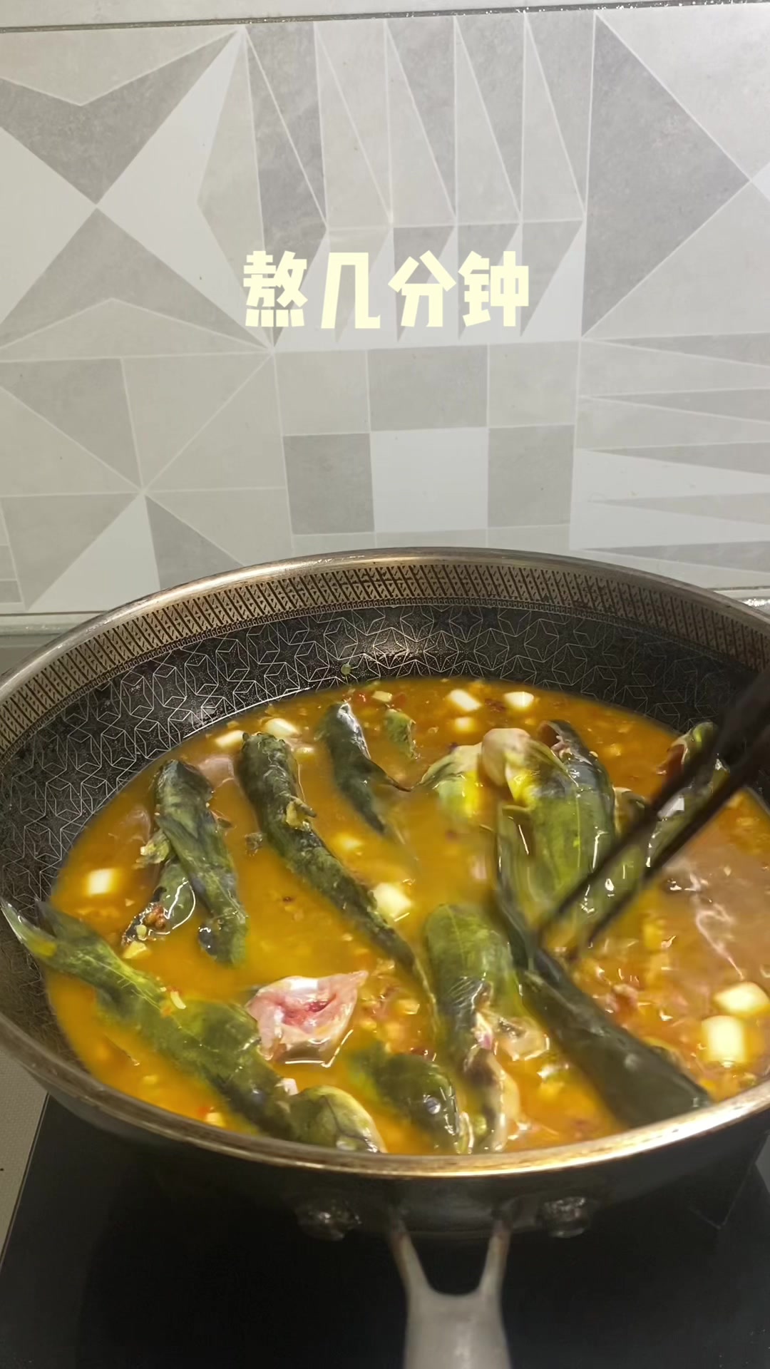 泡豇豆别总是拿来炒肉了,试试这道泡豇豆三角峰吧,酸辣开胃的很