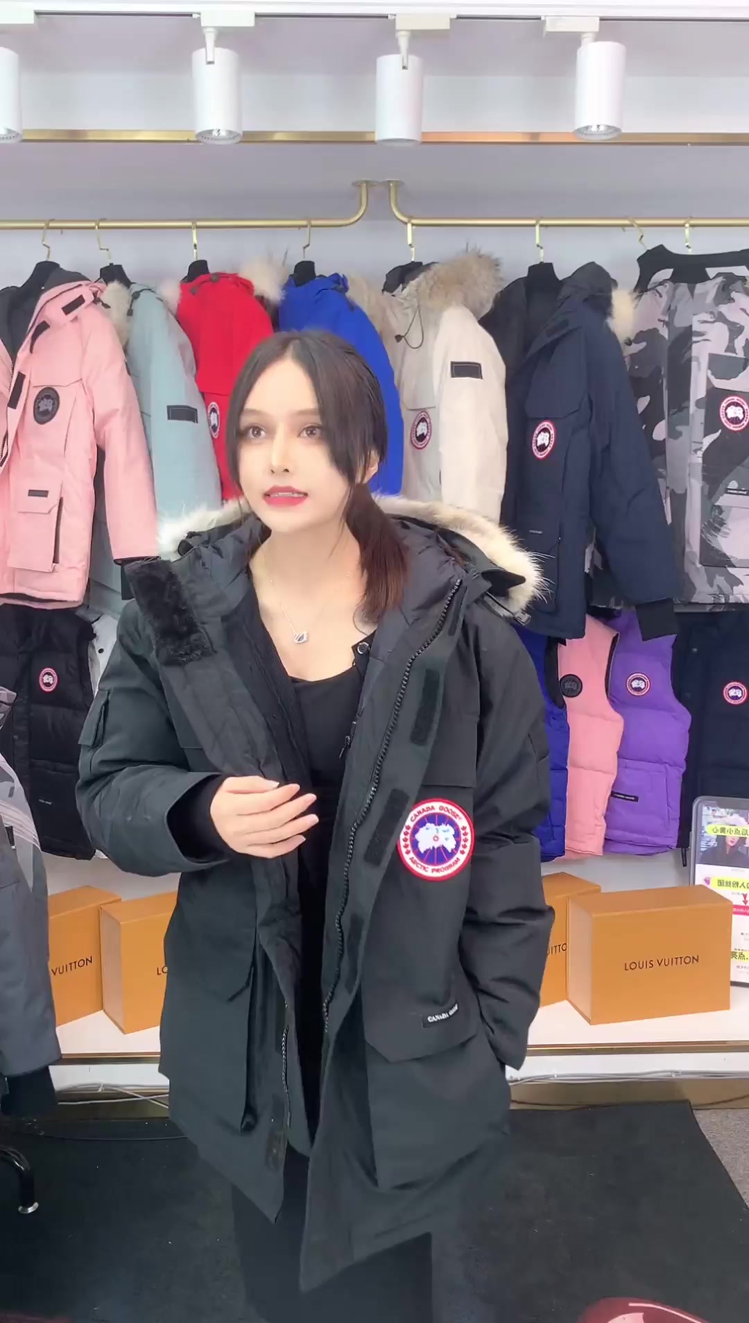 羽绒服,加拿大鹅羽绒服,零下30度必备大鹅羽绒服