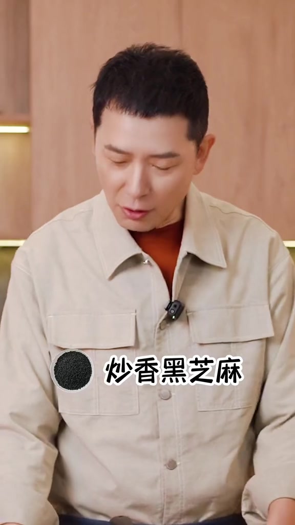油条除了和豆浆一起!还可以这样吃——《菠萝油条虾》!!!酸甜可口,老少皆宜!学会了赶快回家