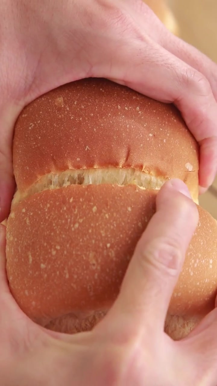 这是我家出现频率最高的早餐,口感松软,奶香味非常诱人～吐司 早餐 面包