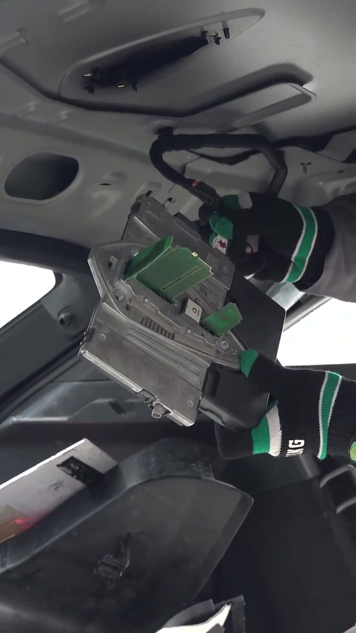 鲨鱼鳍天线,真的只是天线嘛?内部结构到底什么样?