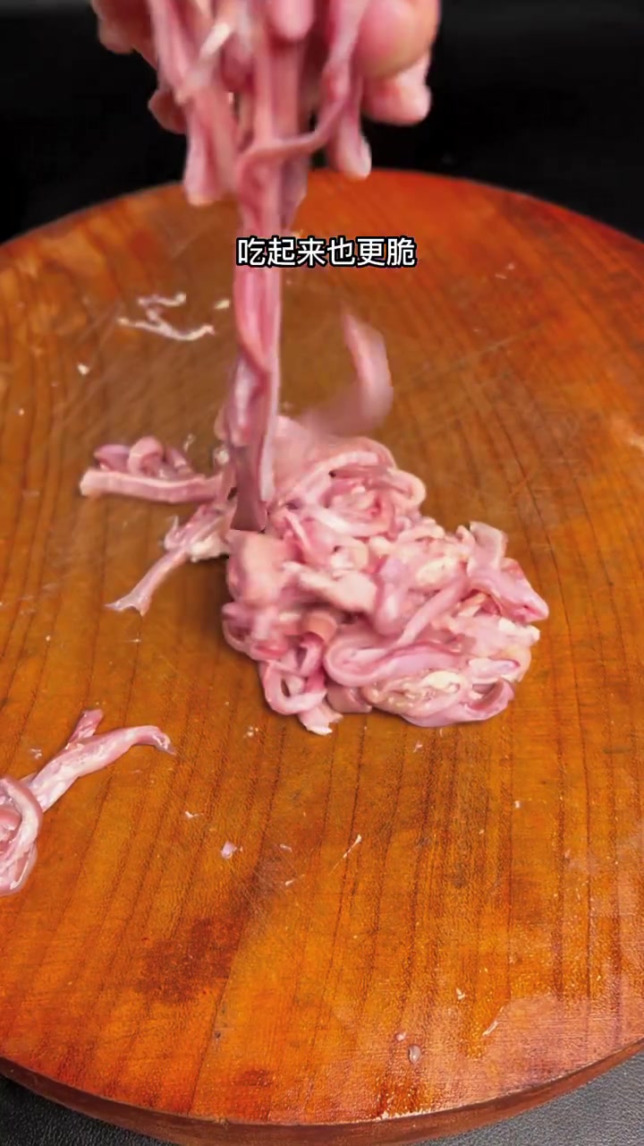 火爆脆肚。正宗川菜。脆爽开胃。当巴士
