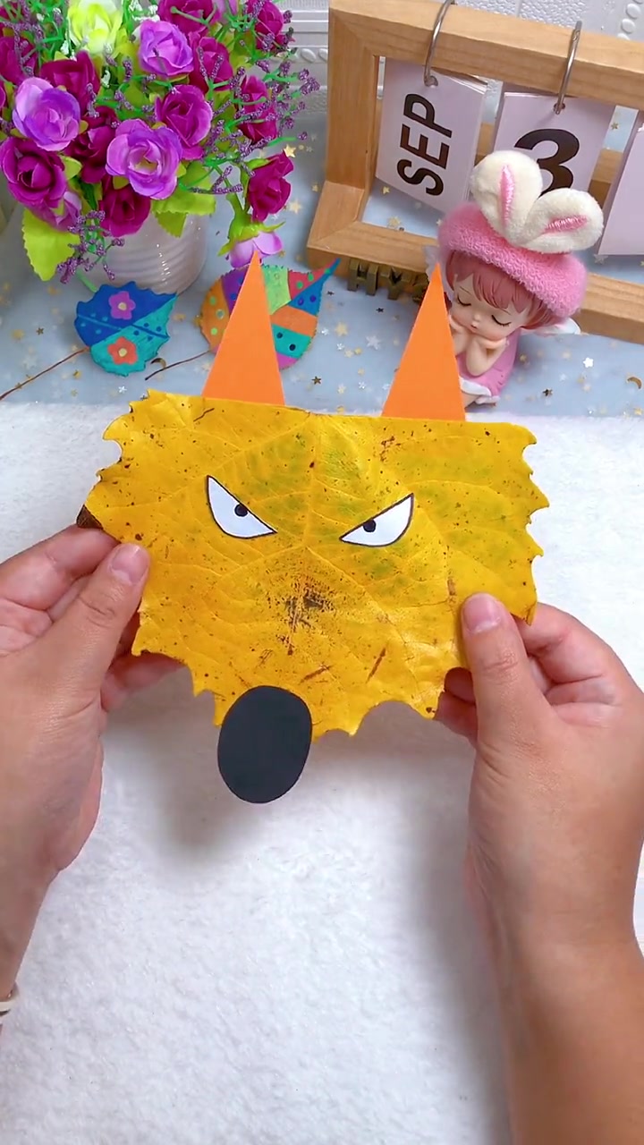 用秋天的梧桐叶做成可爱的大灰狼,快带孩子试试吧!树叶贴画 幼儿园手工 手工DIY
