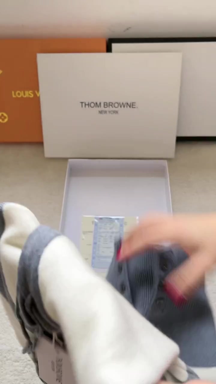 汤姆布朗男士格纹设计卫衣,简易的穿搭彰显大气有质感