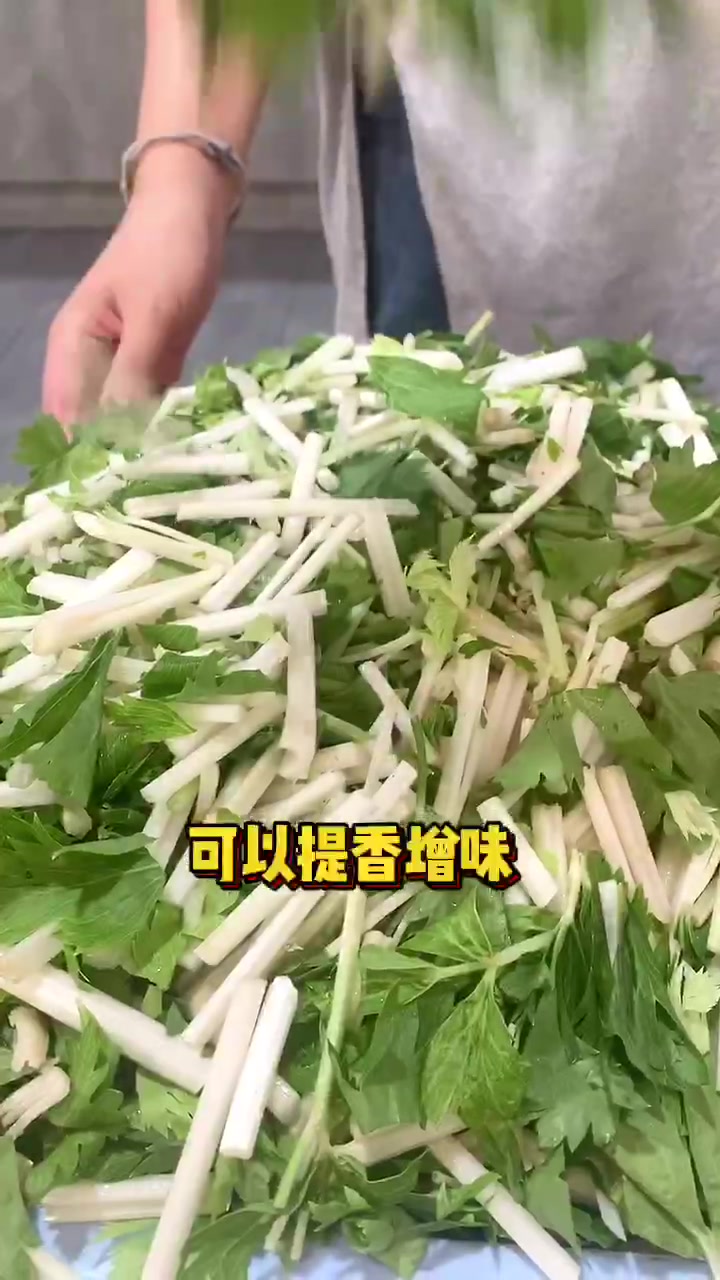 【翘脚牛肉】这个菜每天都要白送一百多斤