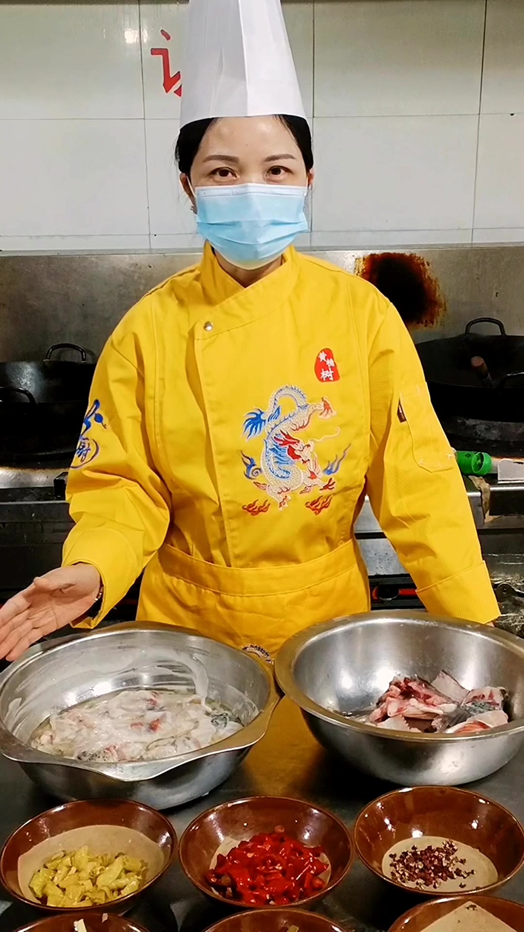 正宗四川老坛酸菜鱼,肉质细嫩酸辣开胃,收藏了。