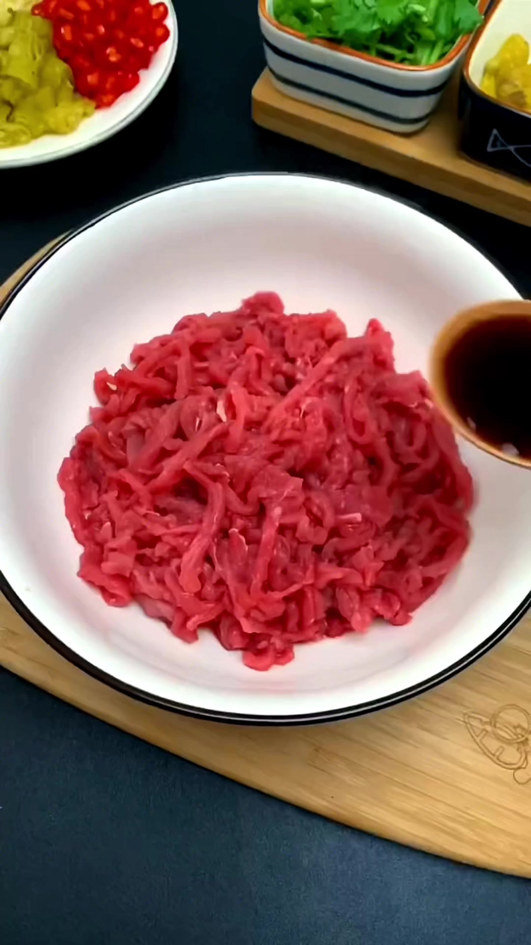 鲜香嫩滑的小炒牛肉丝做法,简直太下饭了。