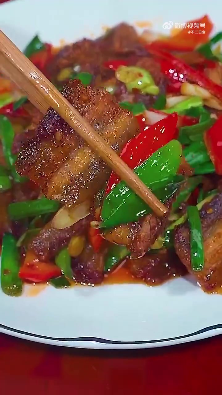 舌尖上的武汉 肥而不腻!超下饭的家常回锅肉,简单零失败,赶紧学起来吧!(不二日食)