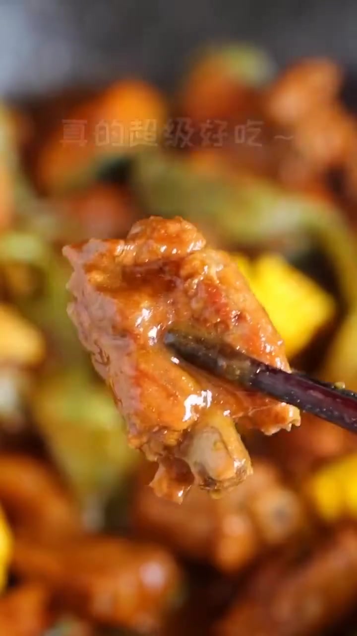 美味辽宁等您来  【排骨土豆炖豆角】肉菜一锅炖,营养又美味!土豆巨软糯入味,排骨也超好吃,