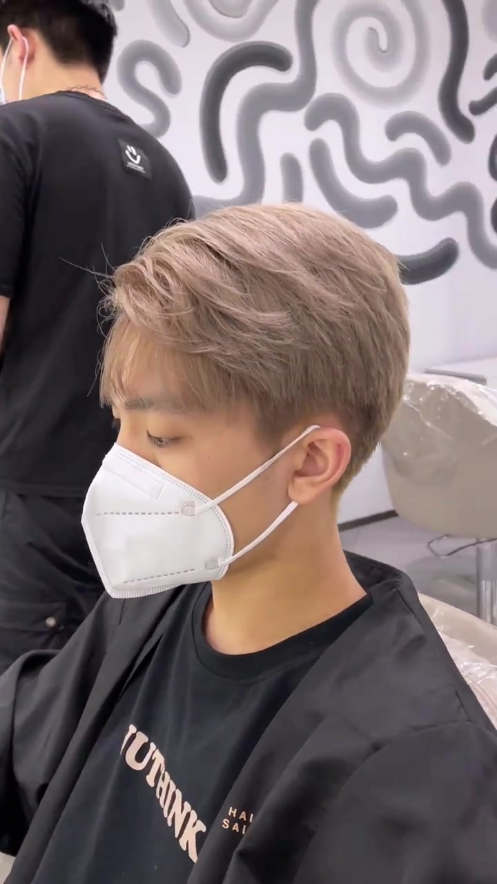 百搭的雅痞风男生发色✅✅奶茶灰棕真的显白