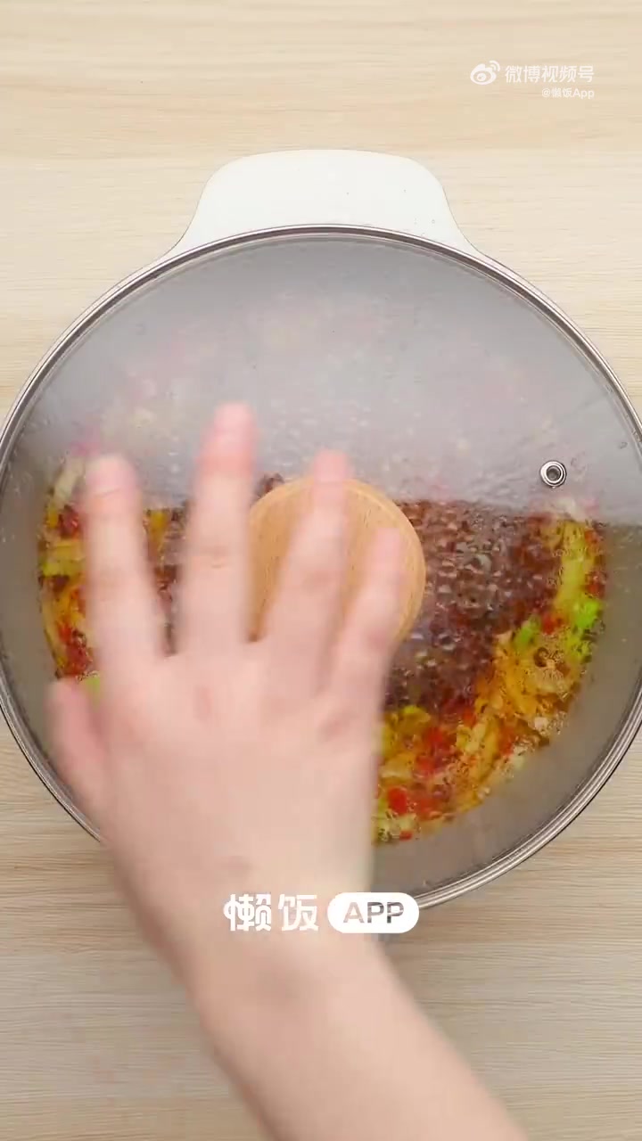 五小布分享 剁椒水煮牛肉|嫩滑入味 鲜辣过瘾!寒冷的冬天里来一锅热气腾腾的剁椒水煮牛肉也太