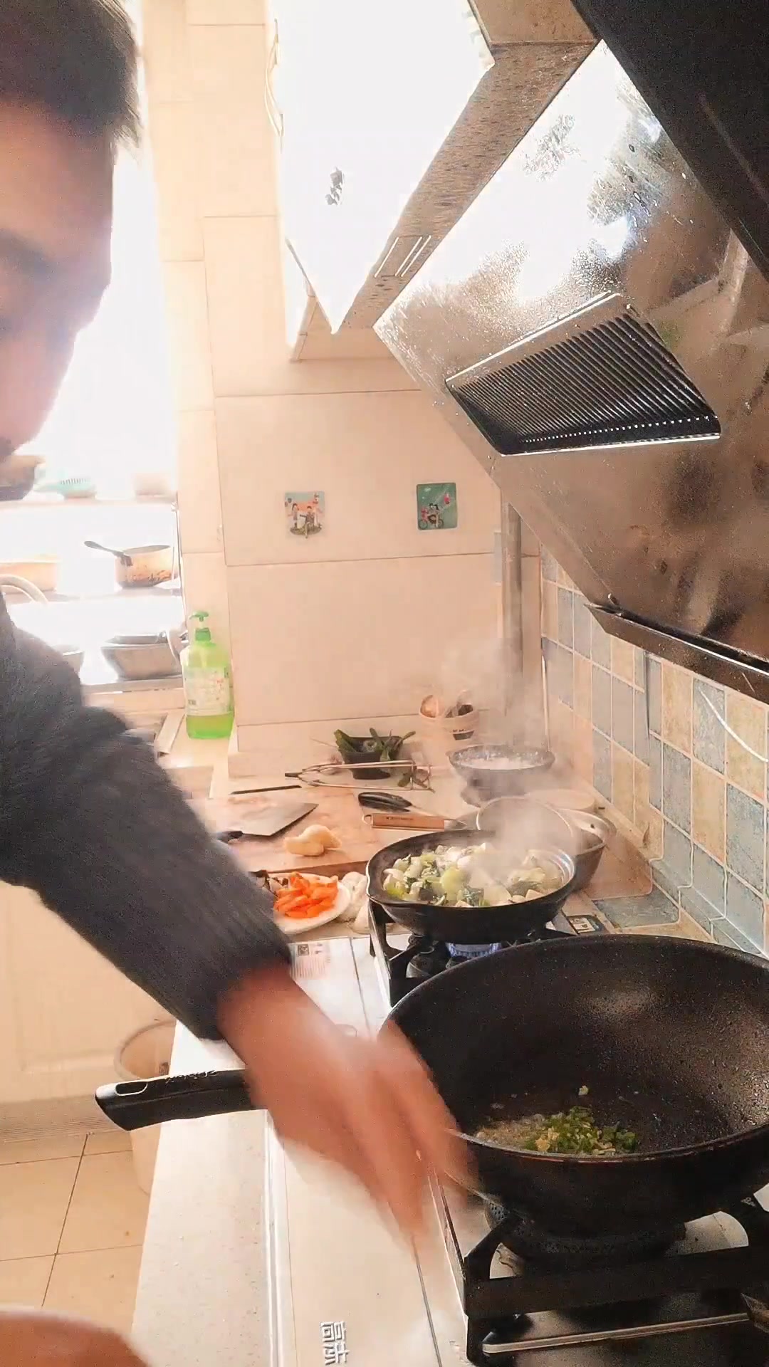香菇牛肉粒,松子玉米虾仁,砂锅青菜豆腐,蹄髈玉米汤