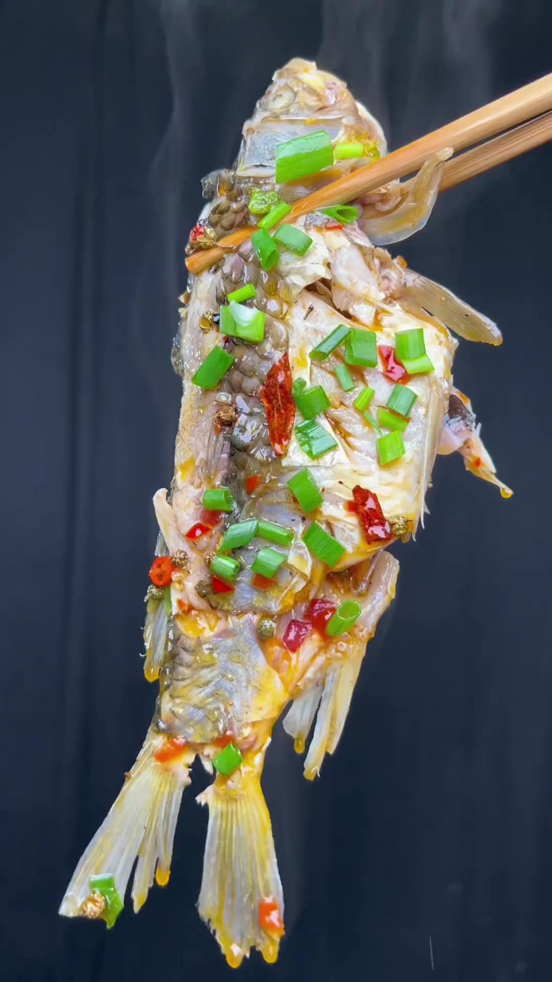 香辣鲫鱼 川菜 这样做的鲫鱼 香辣入非常安逸