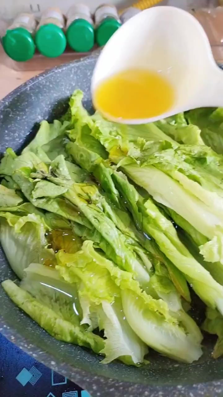 金龙鱼的植物油怎么样?小榨菜籽油让简单料理变美味