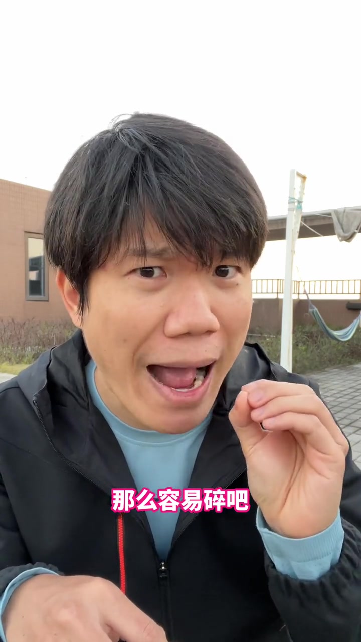 「鸡蛋挑战」什么跑鞋的中底可以砸碎鸡蛋?跑步 挑战 学生党 跑步叫阿雷 跑鞋测评