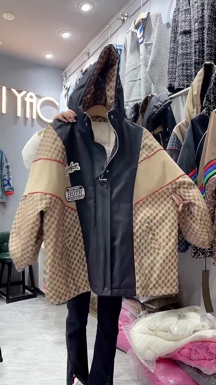 《K-2725期》杭州新款潮版白鸭绒派克服,质量嘎嘎好,15件一份