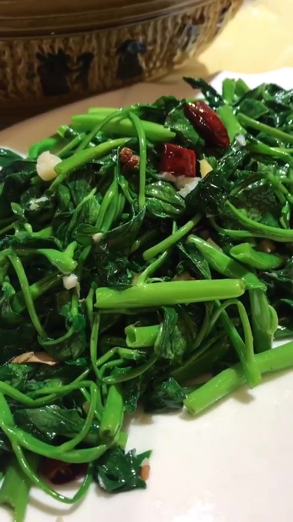 大涪陵的一处生态农业园。采摘水果蔬菜,休闲娱乐,钓鱼,农家饭等。玩转涪陵 +小助手