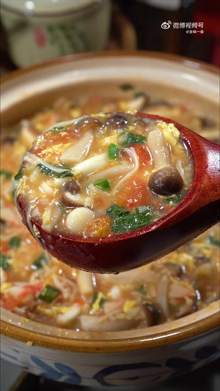 美食[gf]2022[/gf]味道「山药番茄菌菇汤」天气干燥,就想来点汤汤水水。不如做一道