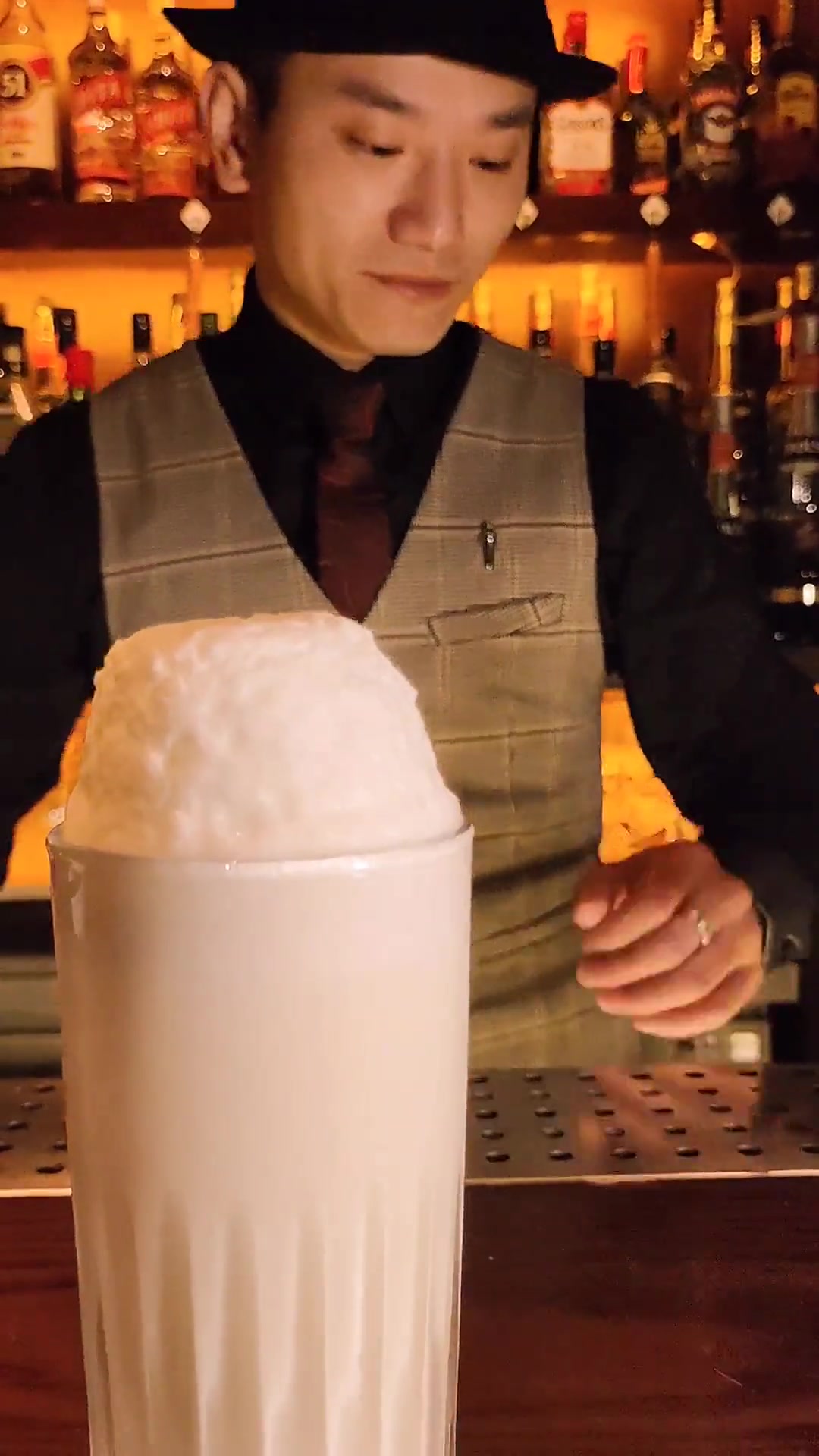 Ramos Gin Fizz制作全过程!拉莫斯金菲士 真的需要摇很久?铜梁久饮