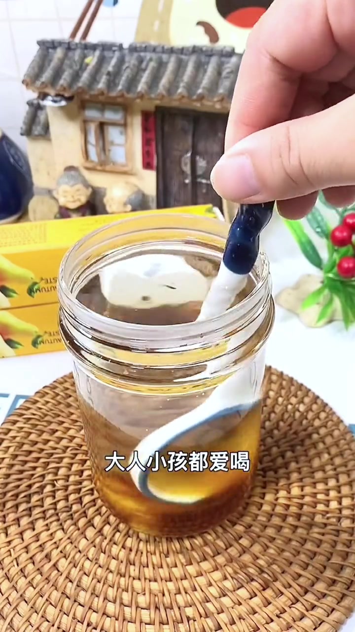 秋天到了,我给孩子准备了 枇杷秋梨膏 入口是清甜的梨子香、大人小孩都爱喝 秋梨膏 健康饮品