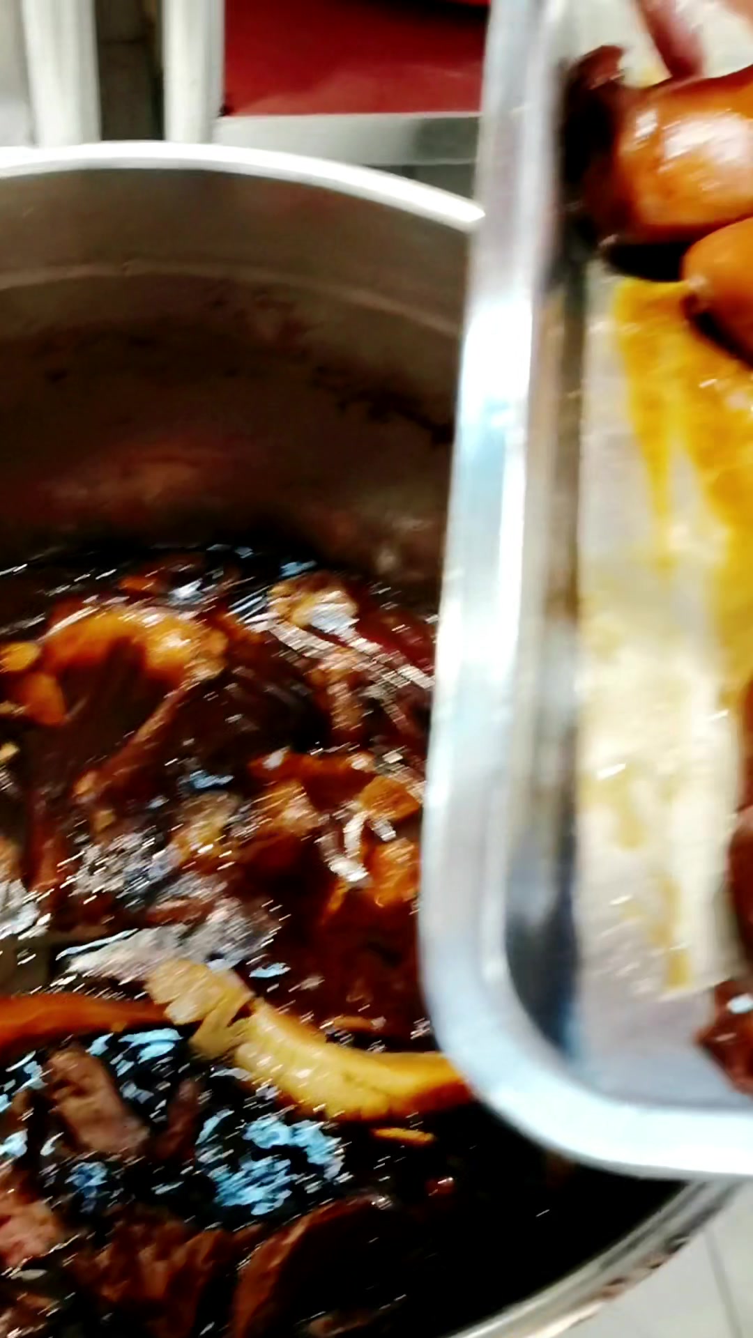 过年不会煮肉,今天送给大家一个很好吃的猪头肉配方,赶紧收藏!