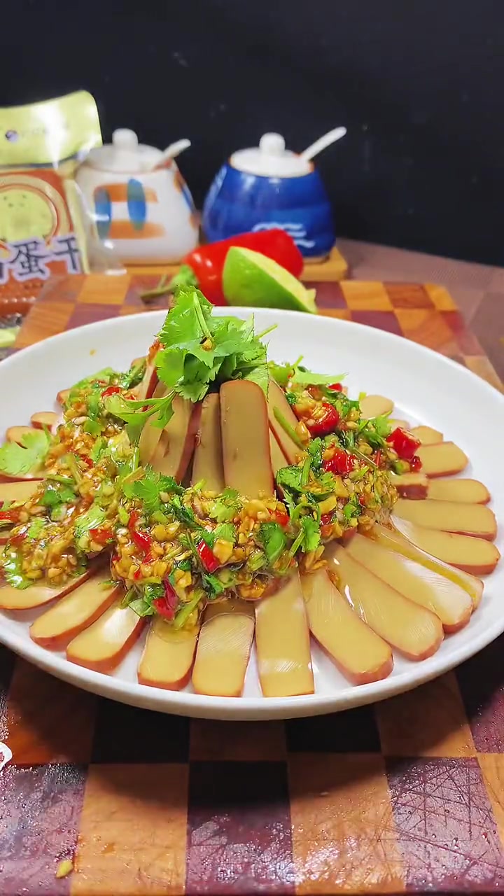 年夜饭来一份这样的凉拌菜,爽口解腻又开胃,你学会了吗 美食教程 凉拌菜 鸡蛋干做法