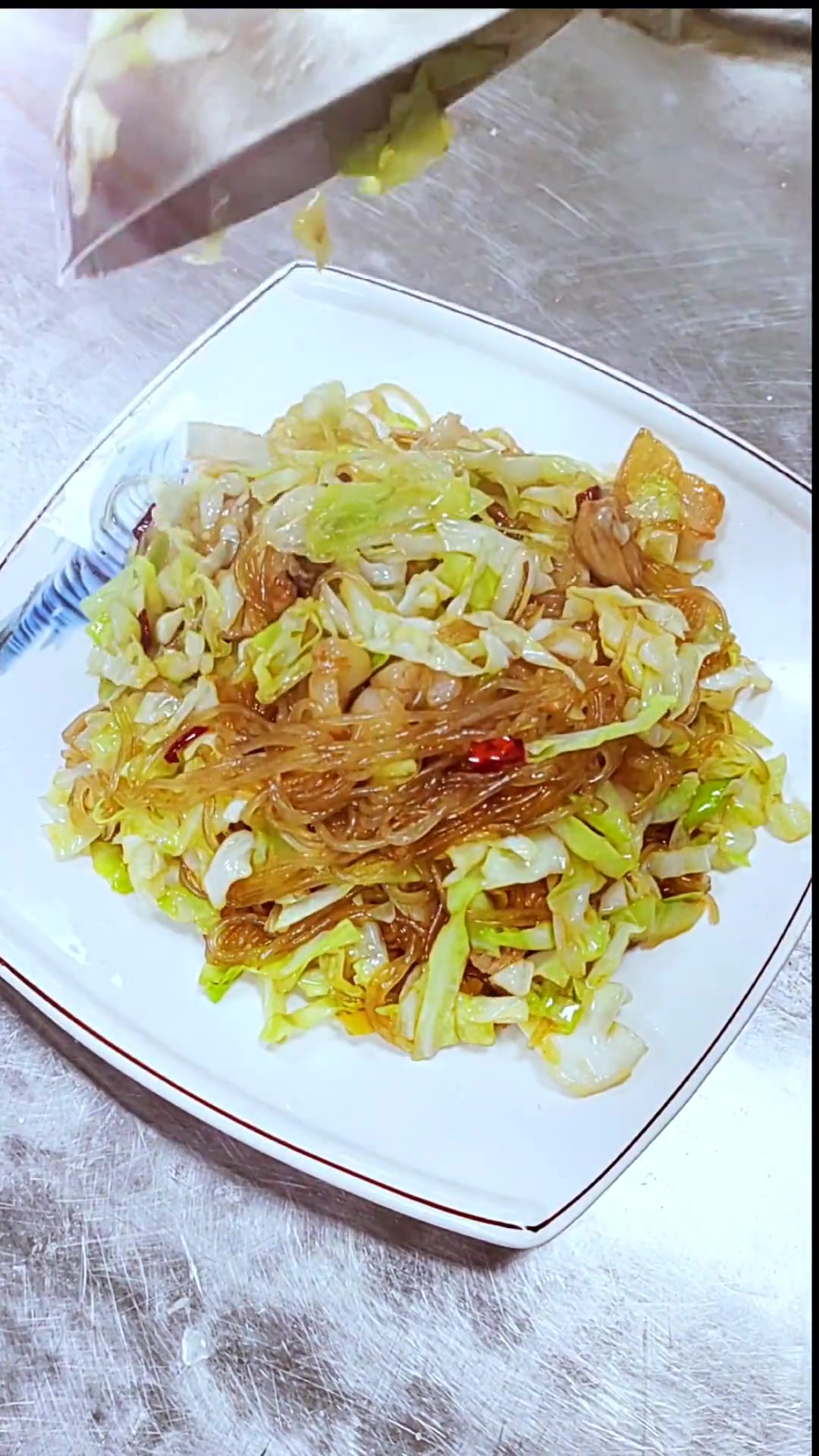 家常菜 包菜炒粉条,越是简单的家常菜做法越是讲究,美食 每日美食分享 创作灵感