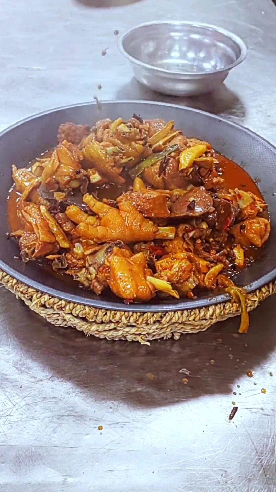 简单易学炒鸡做法,鲜嫩好吃,汤汁还可以拌烩面,美食 每日美食分享 创作灵感
