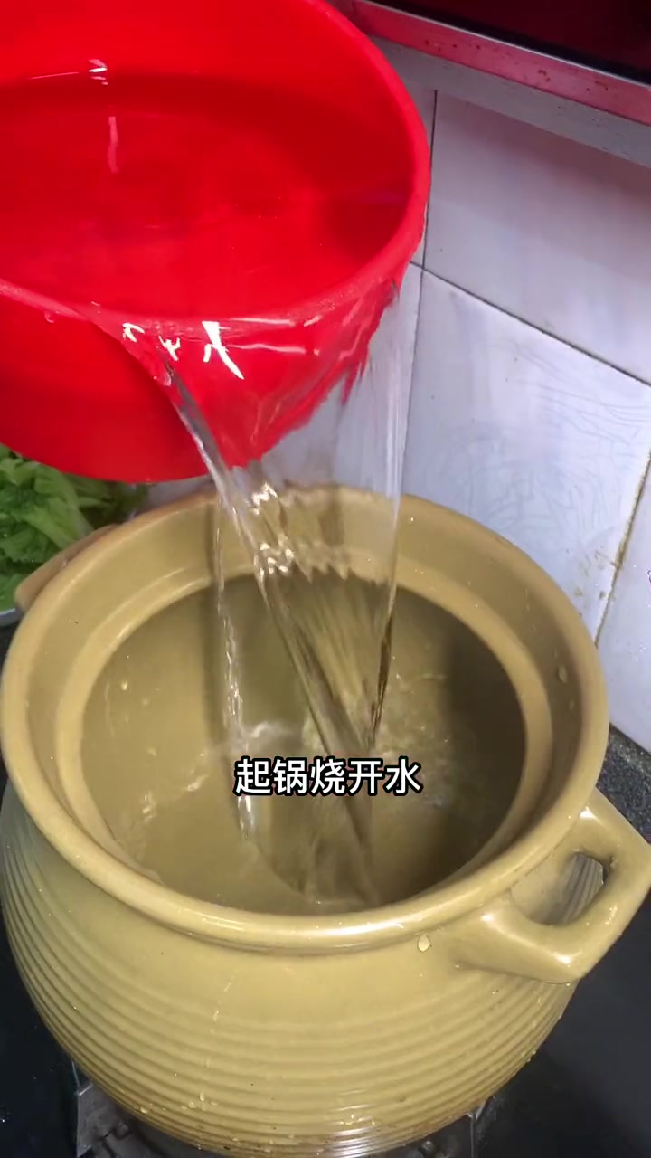 潮汕海边赶海,捕了很多小泥猛鱼,做一道泥猛芥菜汤,鲜美回甘,喝过一次念念不忘!赶海 海鲜美