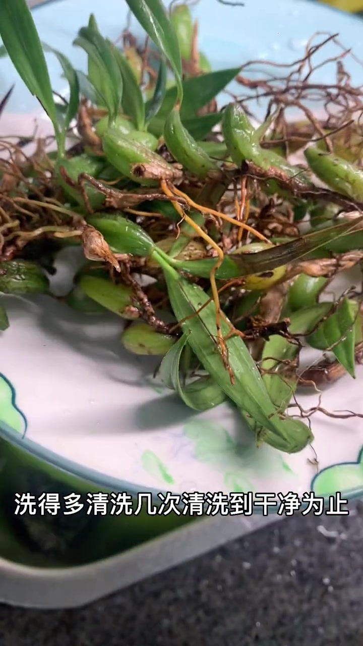 石橄榄炖鸡汤的配料