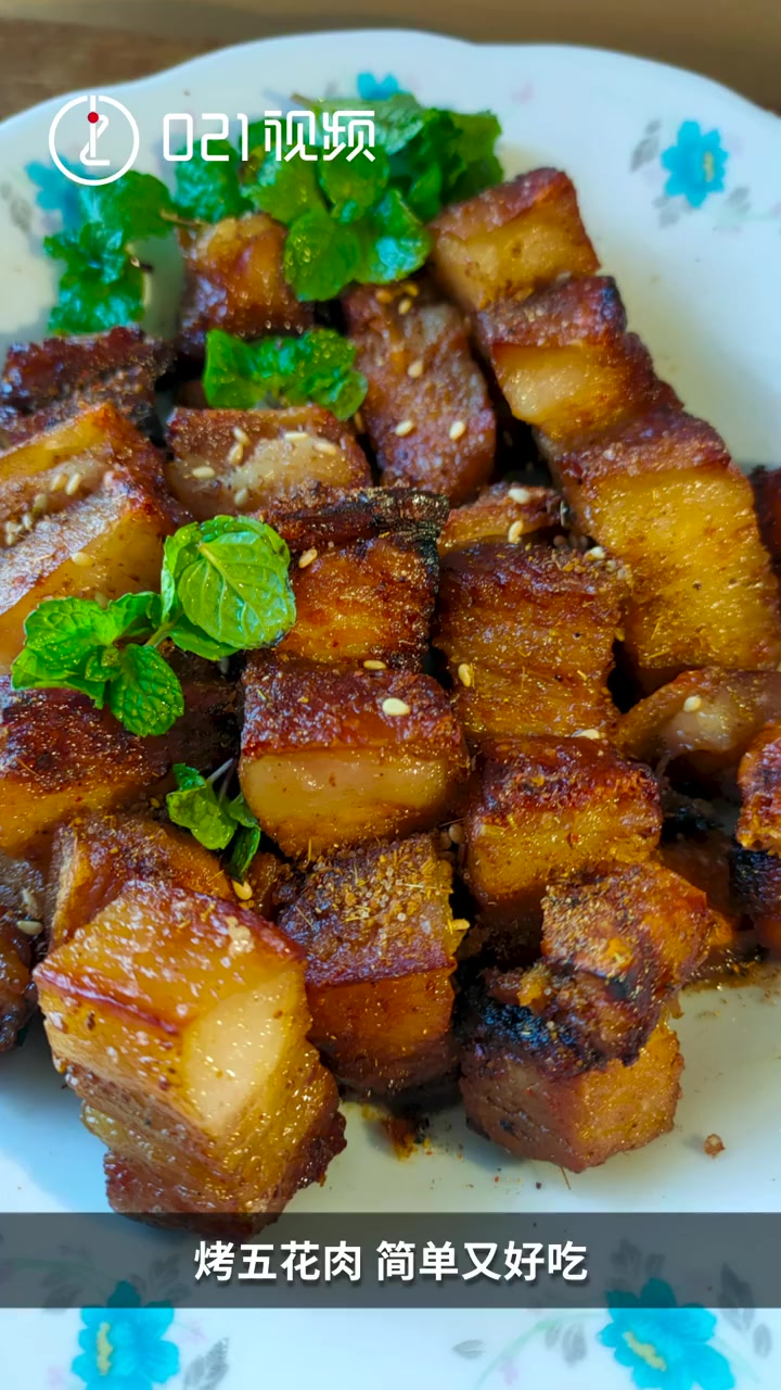 「大年初五|春卷 代表着年味的美食」“年”对于中国人来说有着特殊的意义。在外努力工作了一年