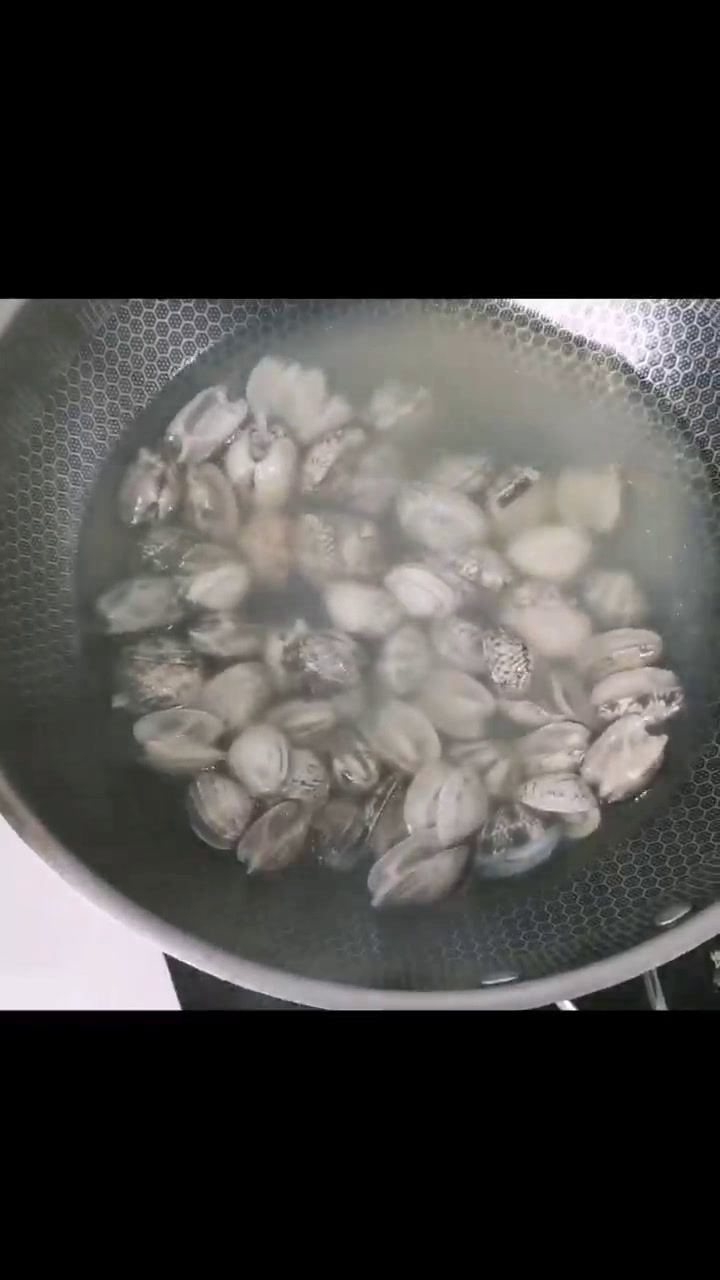 家常菜爆炒花甲的做法