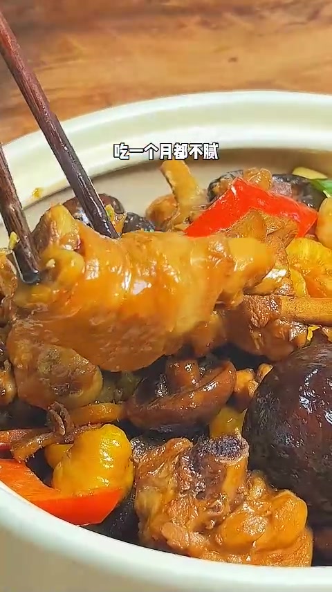 饭店里的黄焖鸡为啥好吃?其实用的调料有讲究,3分钟学会