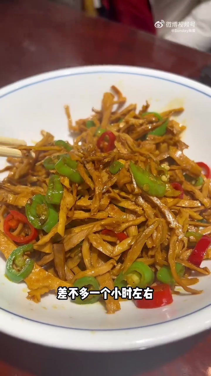 超适合一家人自驾游|吃完在梅城古镇 新年一家人出发去梅城古镇感受一下春节的氛围,没想到人还