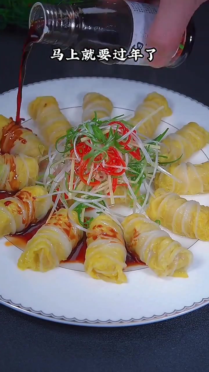 用白菜做道年夜饭,做法简单好吃,寓意还好。百财聚来_年夜饭_年夜饭菜谱