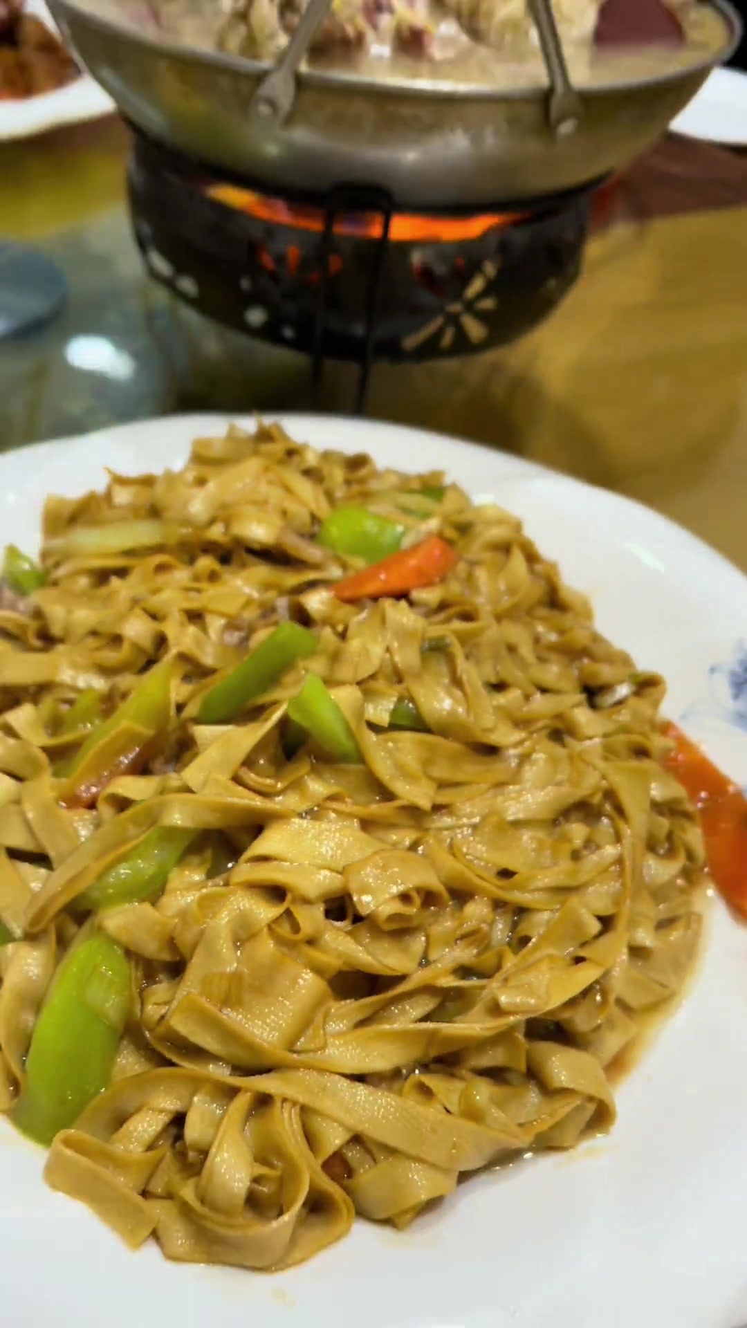 我和爷爷吃的这几道东北菜都叫什么名字,大家来报菜名。东北菜_我的乡村生活