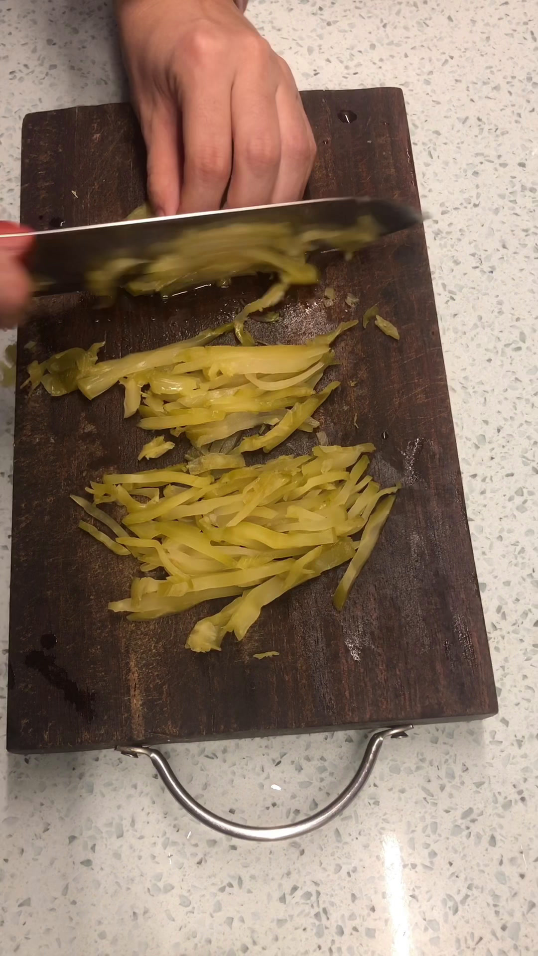 榨菜肉丝面的做法