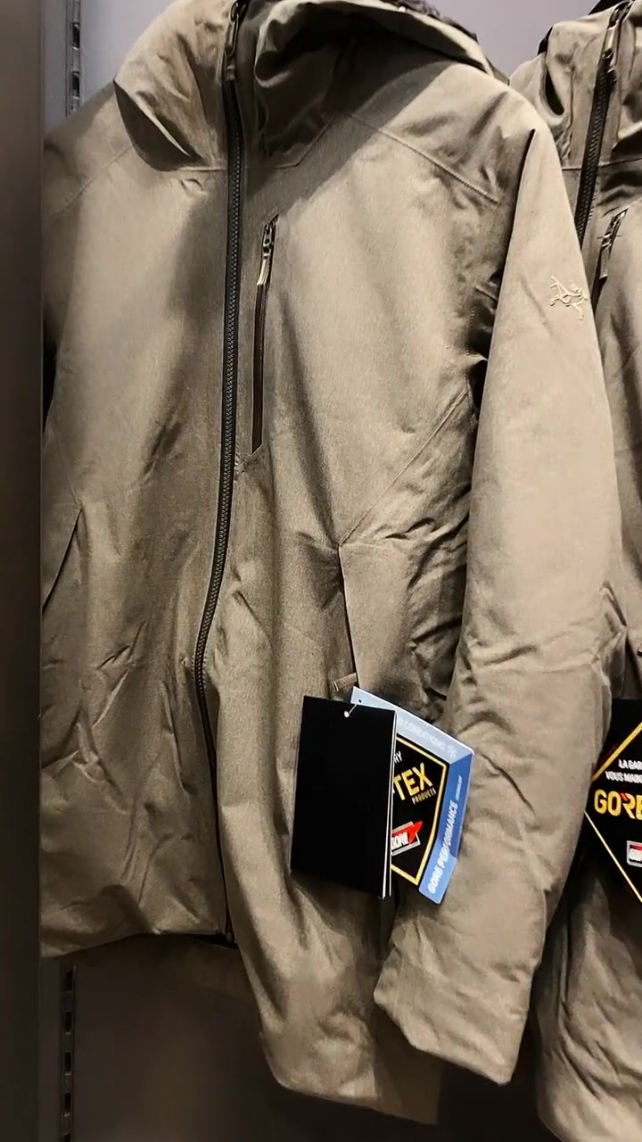 始祖鸟[gf]1f1e8[/gf][gf]1f1e6[/gf],轻便保暖兼具功能性,Rad