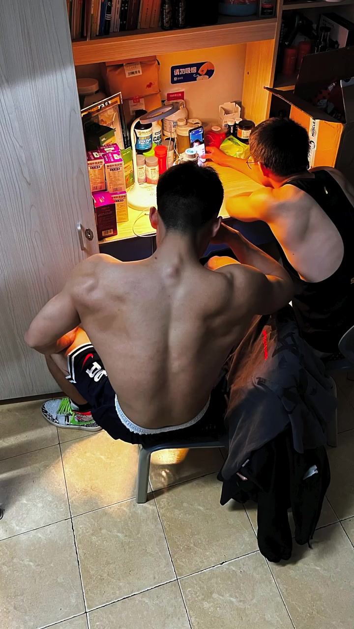 “论如何给肌肉男拍出满意的照片”