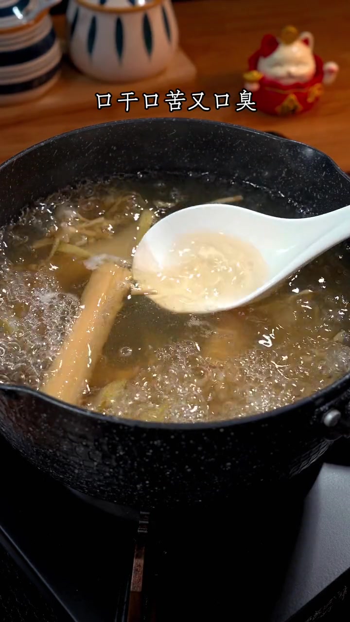 最近烧烤吃多了,容易上,口干口苦又口臭,这个茅根竹蔗水要多喝两碗啦 茅根竹蔗糖水 食疗小妙