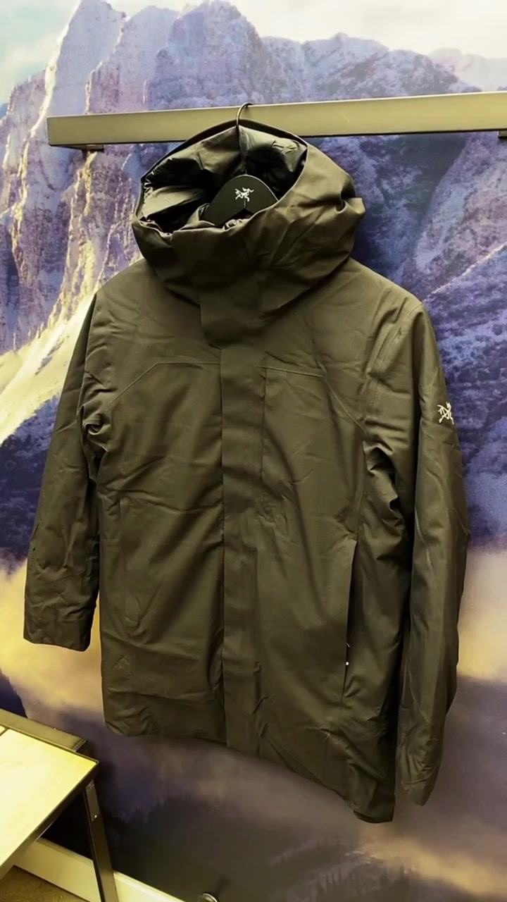 始祖鸟今年秋冬新款,THERME派克大衣男款 强推 这件是没穿过不知道那么舒服好穿,很轻,