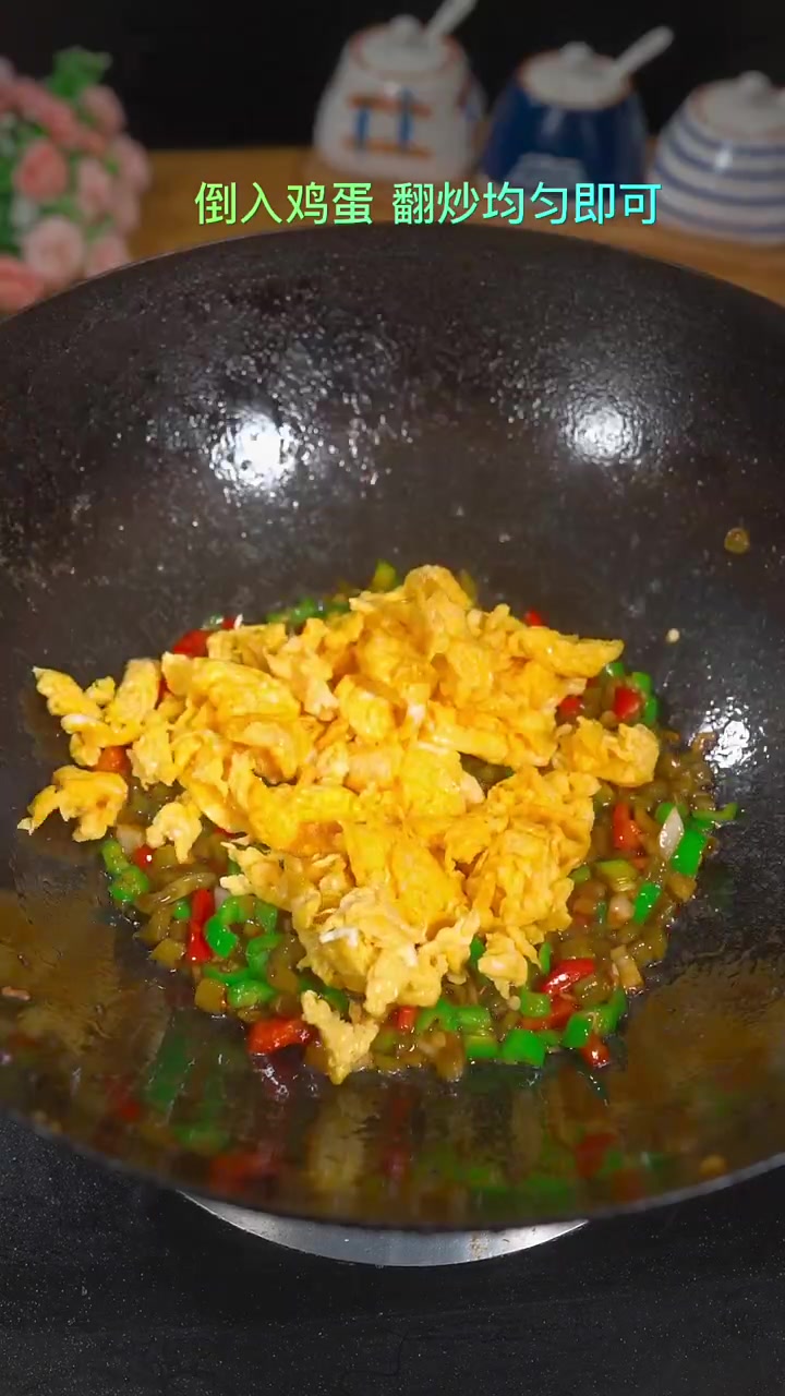 酸豇豆炒鸡蛋 没吃过的可以试试 超下饭