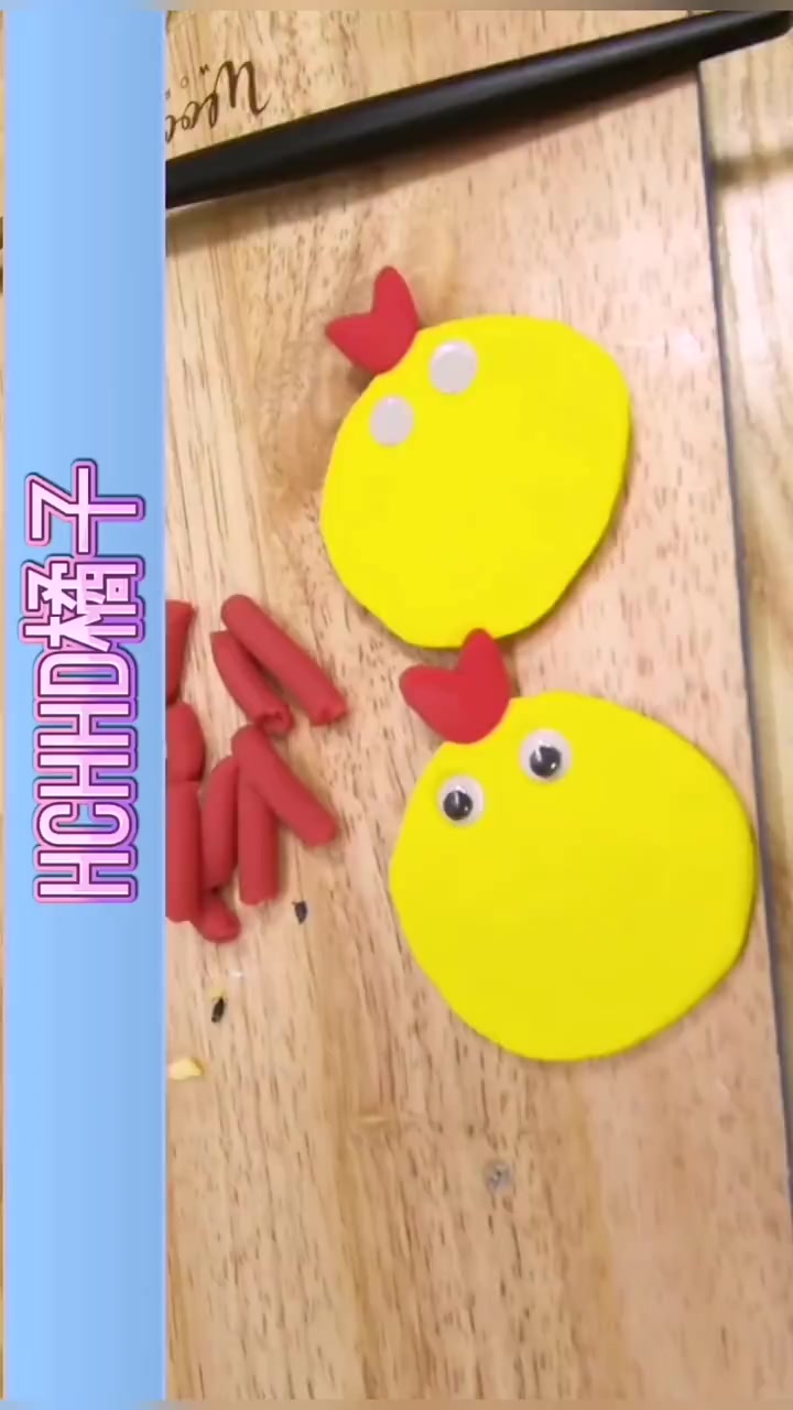 生煎小黄鸭[gf]1f601[/gf][gf]1f601[/gf]桌面上美食[gf]1f4