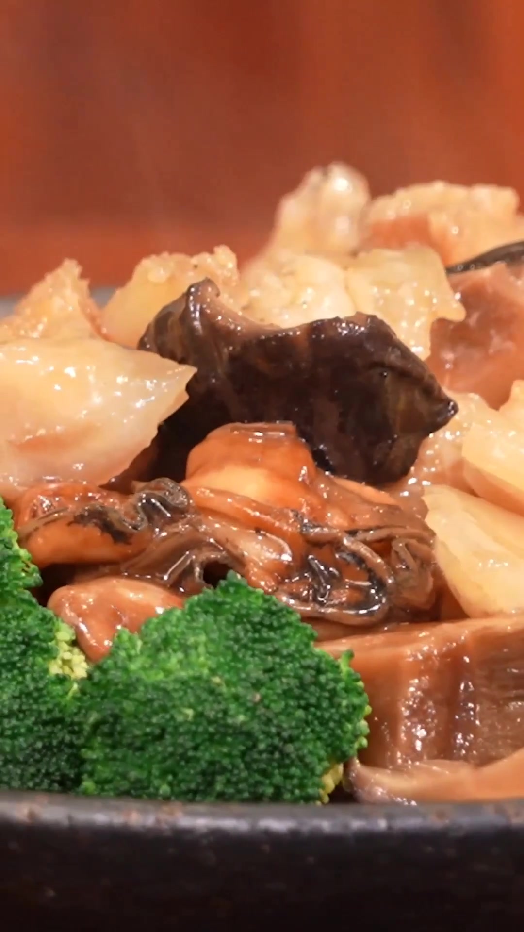鲍汁鱼唇扒花菇～～超大鱼唇满满胶原蛋白～美食 好食材好味道 唯有美食可以治愈一切 粤菜美食