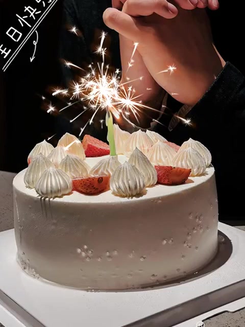 生日蛋糕怎么拍出高级氛围感?手把手教你用手机拍生日大片