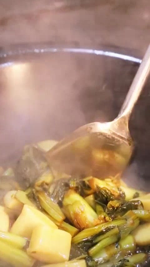 马上要过年了,做个小时候过年常吃菜烤年糕!