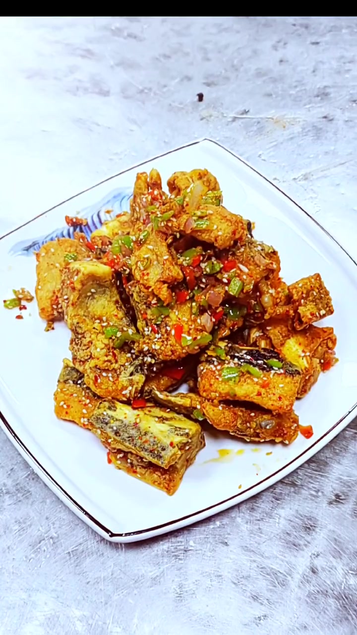 鱼块还可以这样做,外焦里嫩,椒盐鱼块。美食 每日美食分享 创作灵感